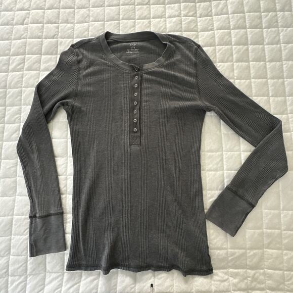 AERIE Henley Shirt Womens Medium Gray Waffle Weave Casual Retro Y2K Grunge - Picture 1 of 8